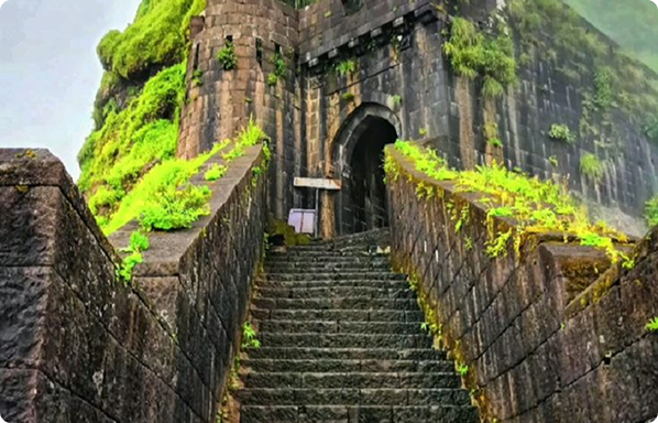 Sinhagad Fort - Distance from Pune: 35 km (approx. 1 hour by car)