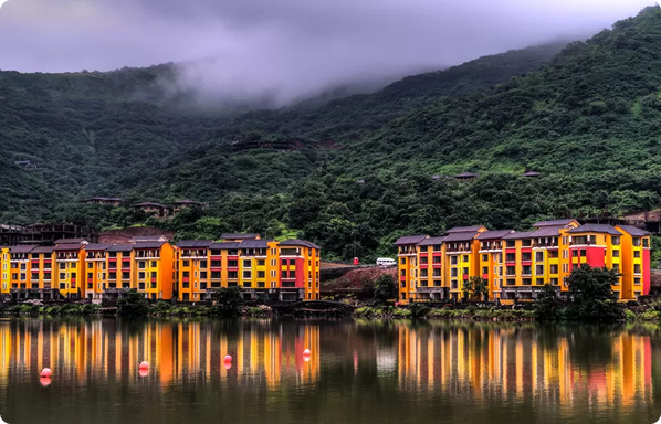 Lavasa - Distance from Pune: 55 km (approx. 1.5 hours by car)