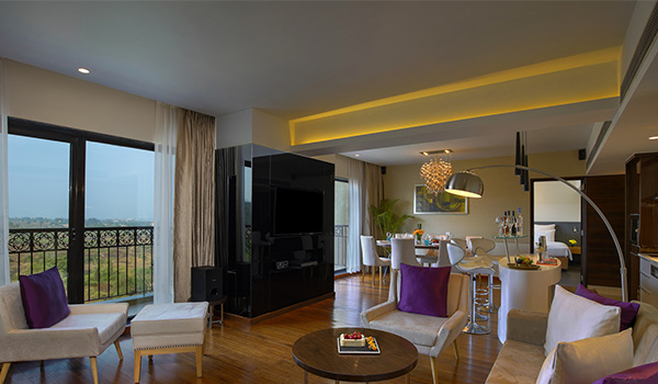 places for staycation near pune